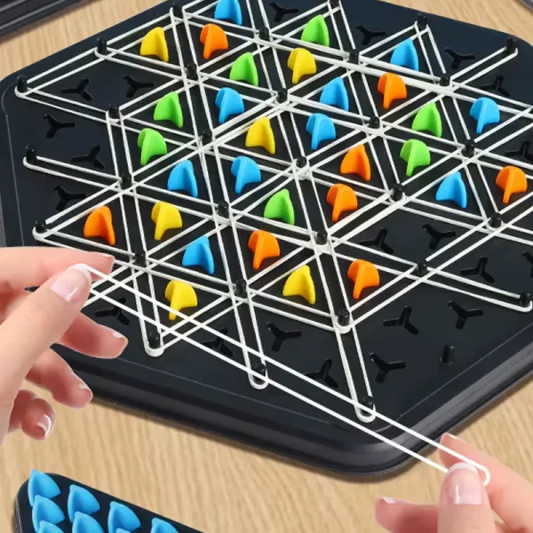 TRIANGLE GAME – Kolmnurgamäng slider